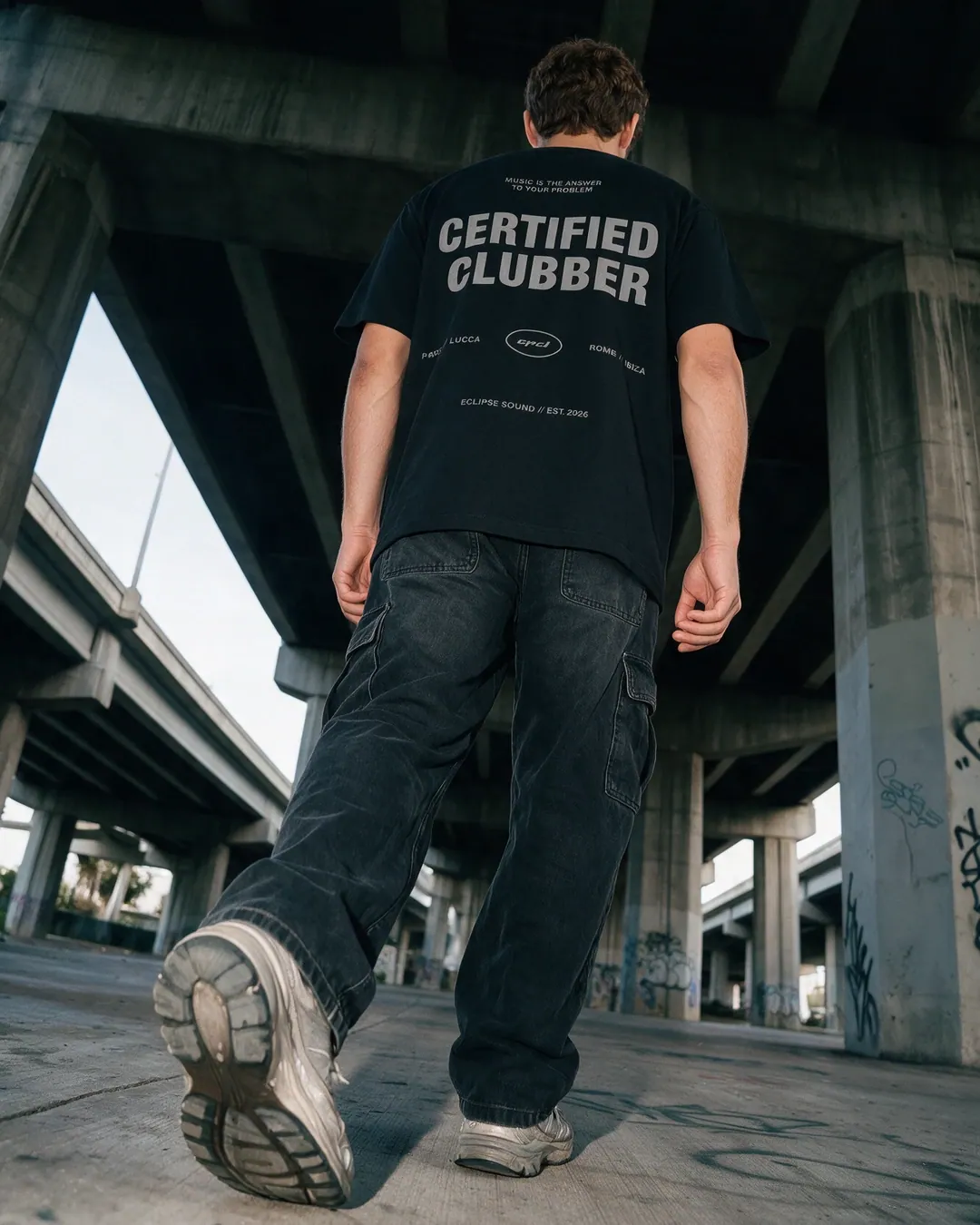 T-SHIRT 'Certified clubber': foto 2 di 6