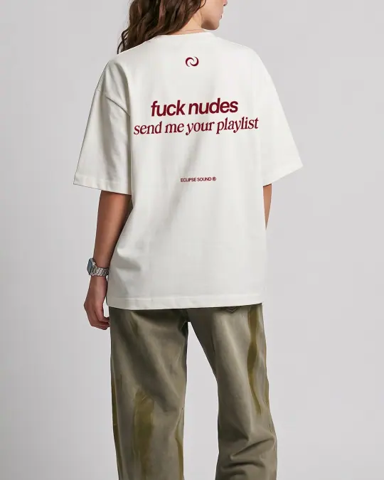 T-Shirt 'f*ck nudes' White: foto 1 di 2
